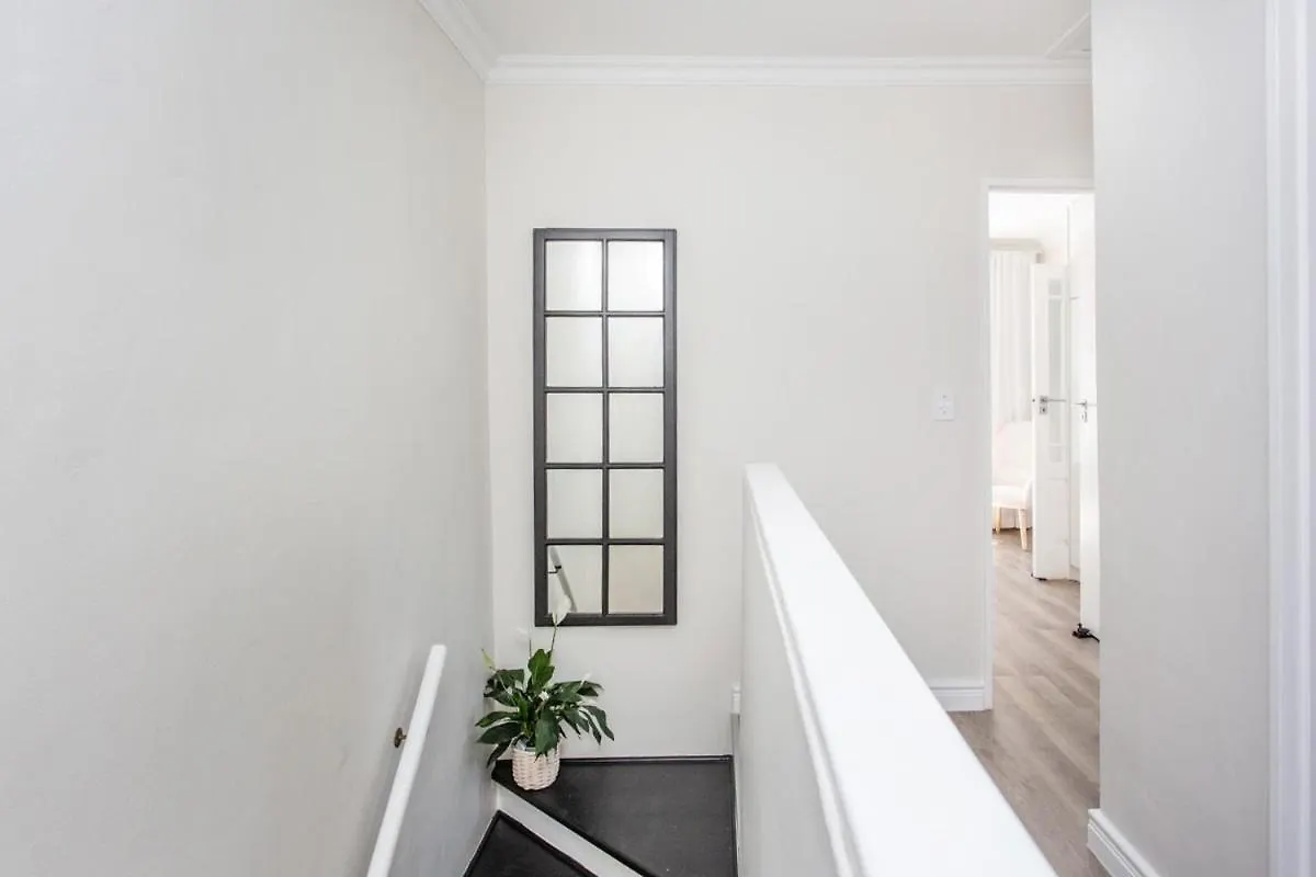 Charming Houtbay Hideaway - Pool Apartment Hout Bay South Africa