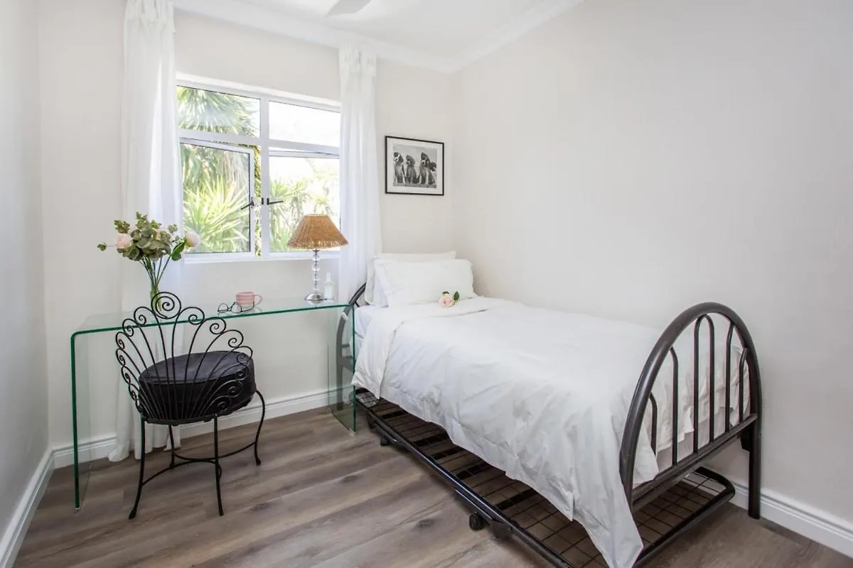 Charming Houtbay Hideaway - Pool Apartment Hout Bay