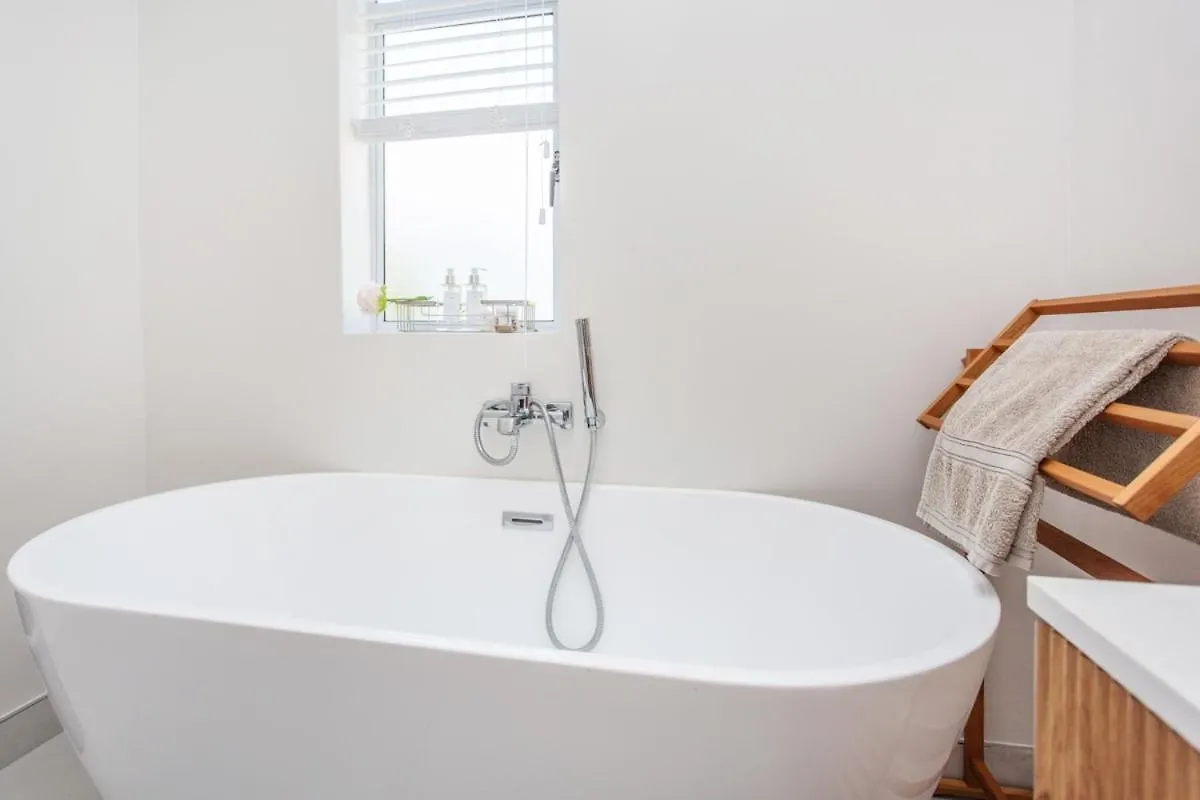 Charming Houtbay Hideaway - Pool Apartment Hout Bay