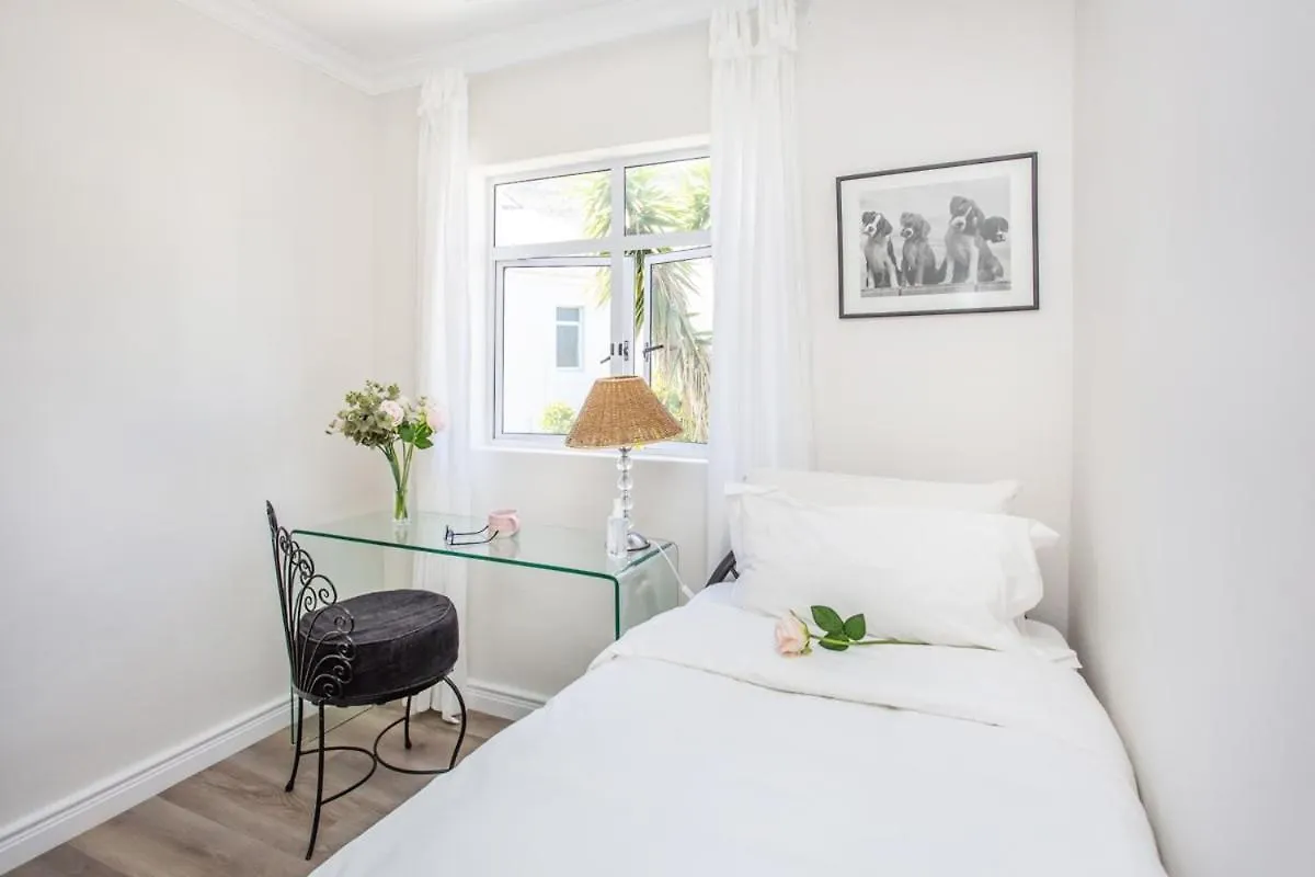 Charming Houtbay Hideaway - Pool Apartment Hout Bay